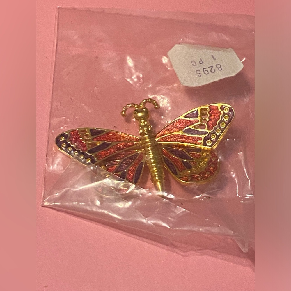 Vintage Articulating Gold Tone Enamel Butterfly Brooch #7634